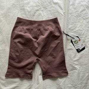 Alphalete Scrunch-butt Biker Shorts